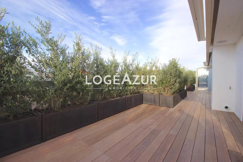 Appartement - 90 m² - 4 pièces