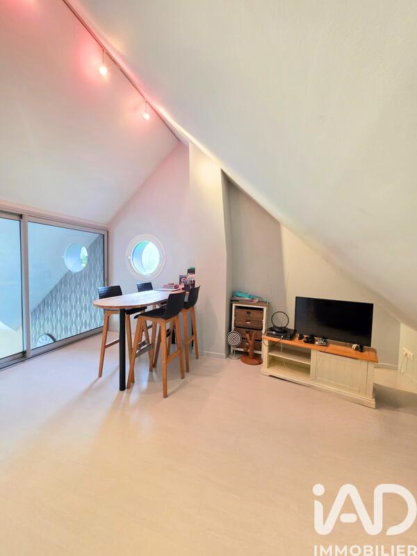 Maison - 310 m² - 12 pièces