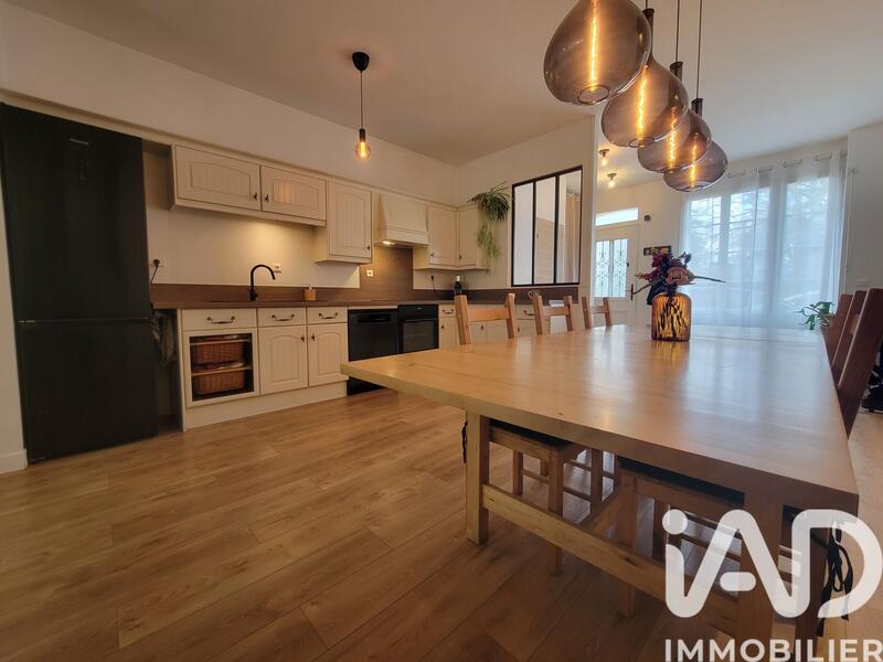 Maison - 180 m² - 7 pièces