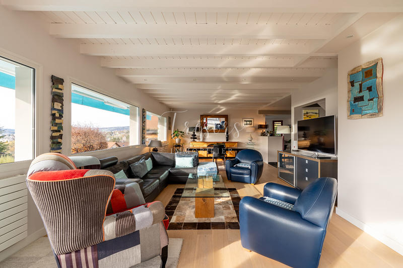 Villa - 235 m² - 8 pièces