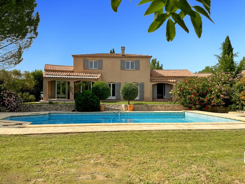 Maison - 210 m² - 5 pièces