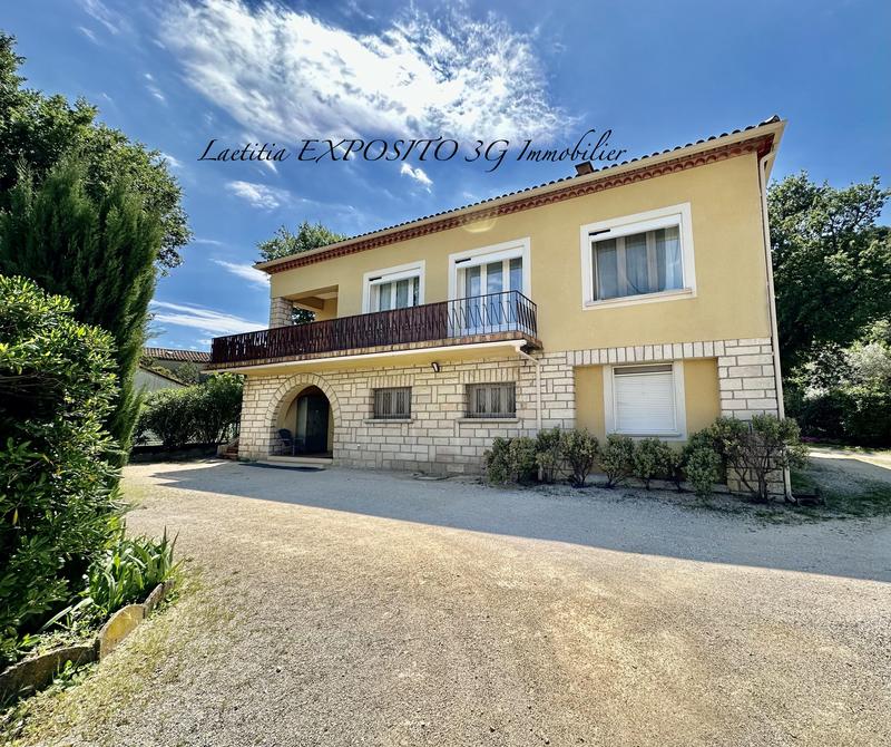 Maison - 220 m² - 9 pièces