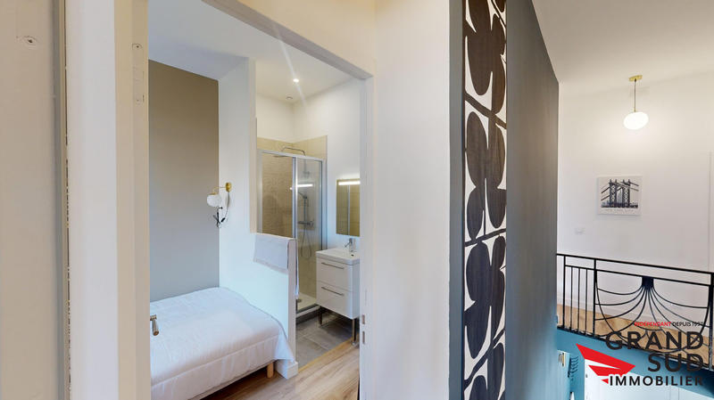 Appartement - 240 m² - 12 pièces