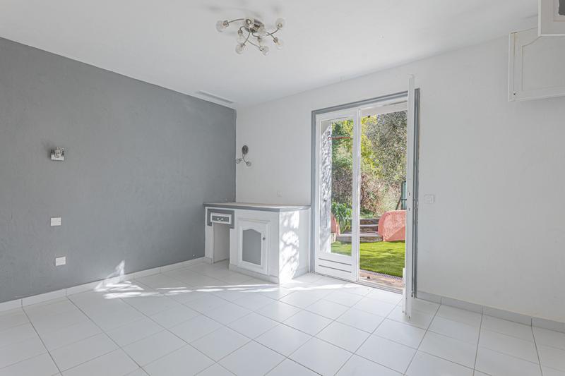 Maison - 205 m² - 6 pièces