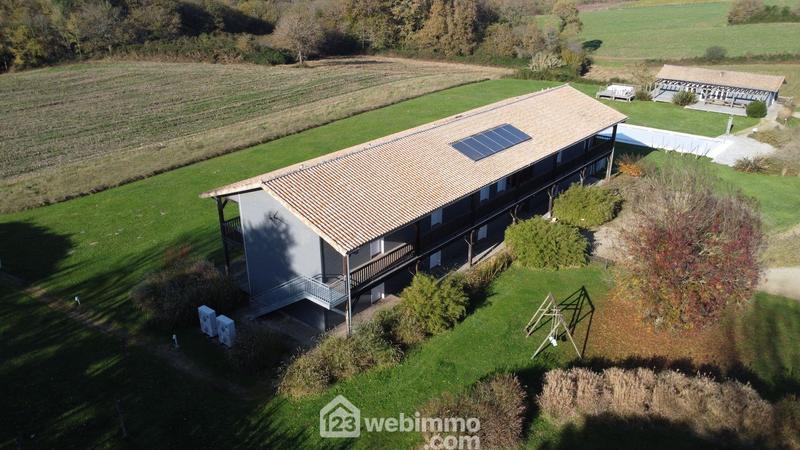 Maison - 737 m² - 20 pièces
