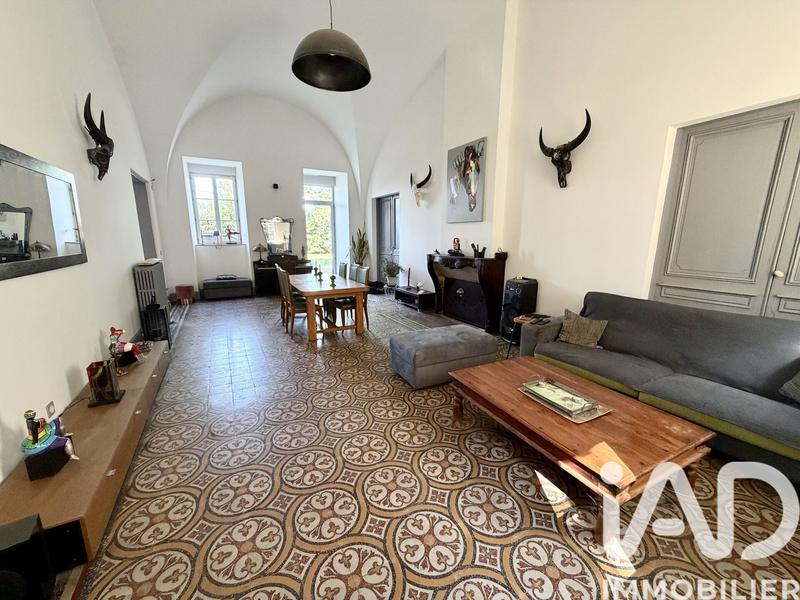 Maison - 600 m² - 17 pièces