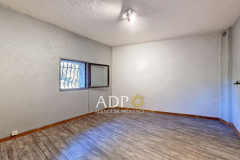 Propriété - 180 m² - 6 pièces