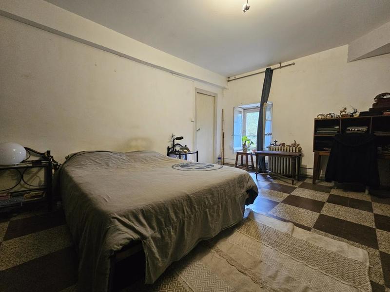 Maison - 790 m² - 15 pièces