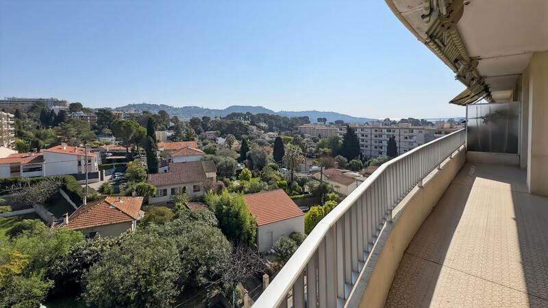 Appartement - 80 m² - 4 pièces