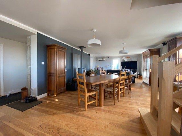 Maison en pierre - 211 m² - 4 pièces