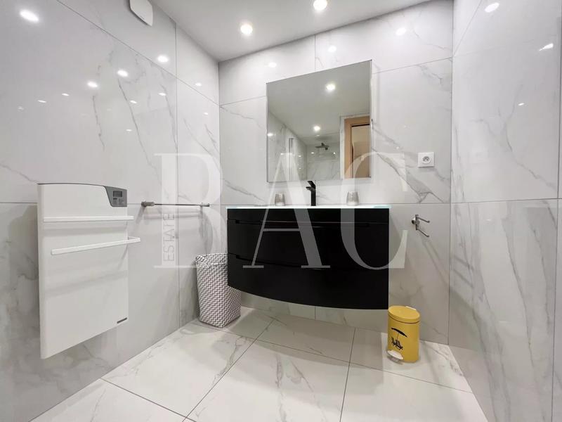 Villa - 270 m² - 8 pièces