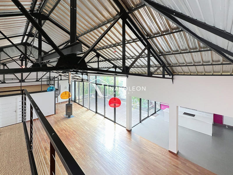 Loft - 270 m² - 6 pièces