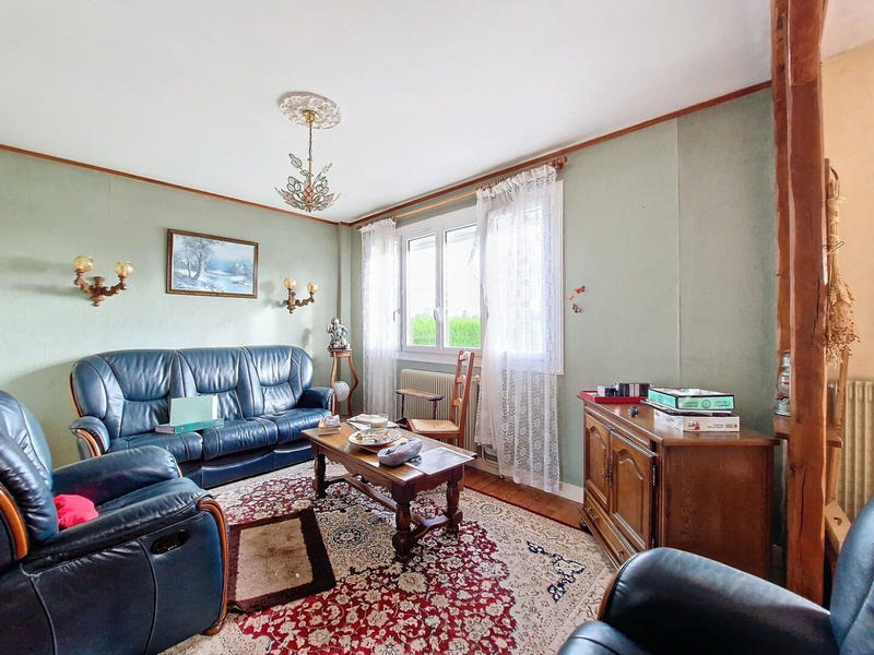 Maison - 1 131 m² - 6 pièces