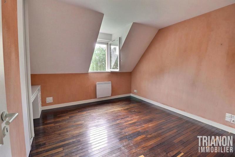 Maison - 210 m² - 7 pièces