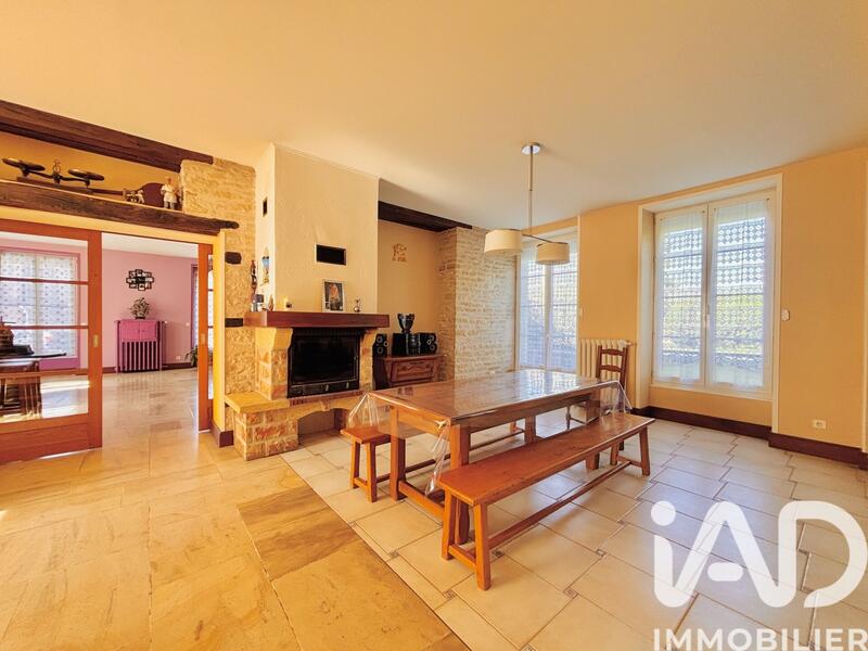 Maison - 260 m² - 9 pièces