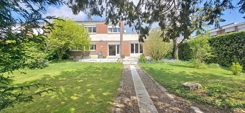 Maison - 160 m² - 7 pièces