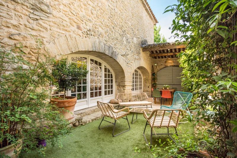 Maison - 455 m² - 12 pièces