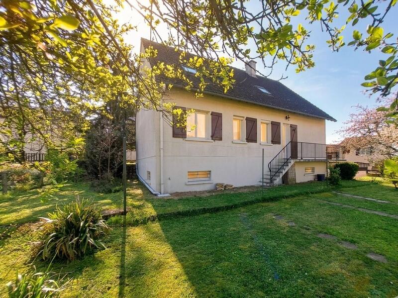 Maison - 156 m² - 8 pièces