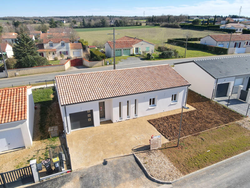 Maison - 95 m² - 4 pièces