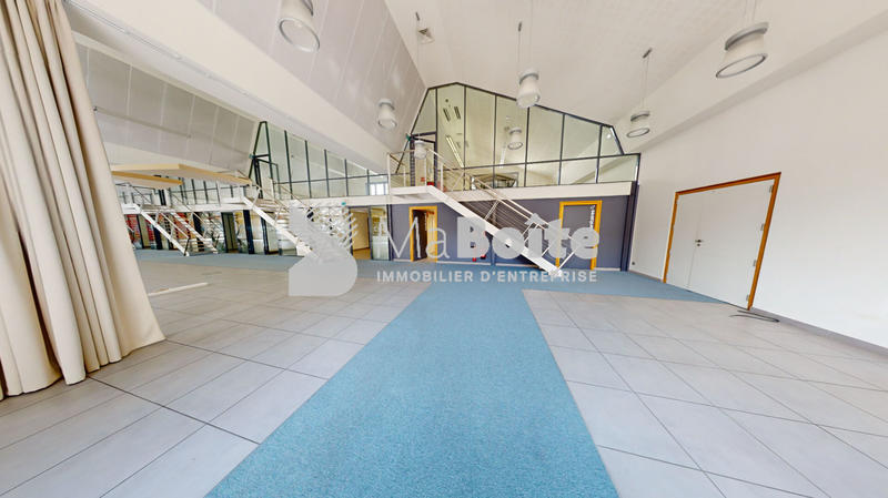 Local commercial - 1 670 m²