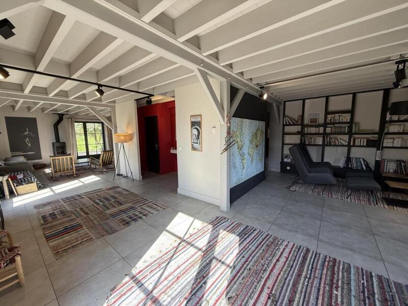 Maison - 218 m² - 9 pièces