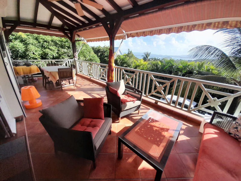 Maison - 240 m² - 9 pièces