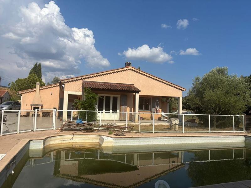 Maison - 215 m² - 9 pièces