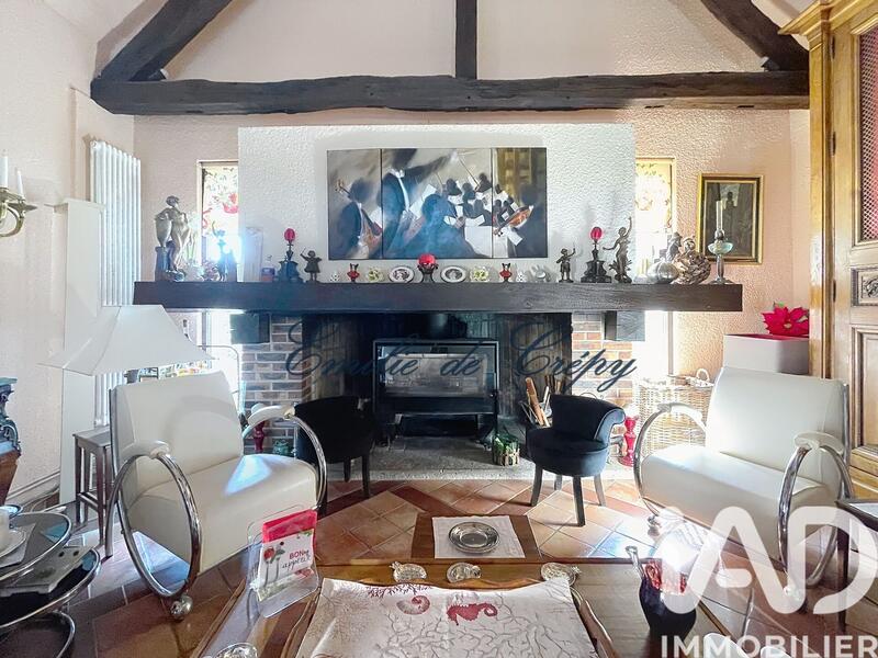 Maison - 310 m² - 9 pièces