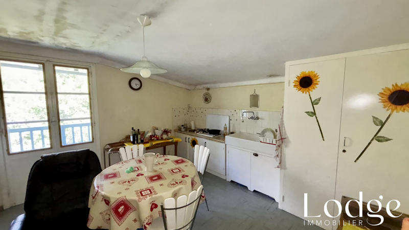 Maison - 400 m² - 26 pièces