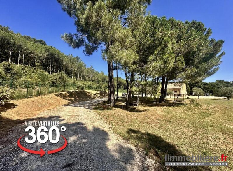 Mas - 300 m² - 9 pièces