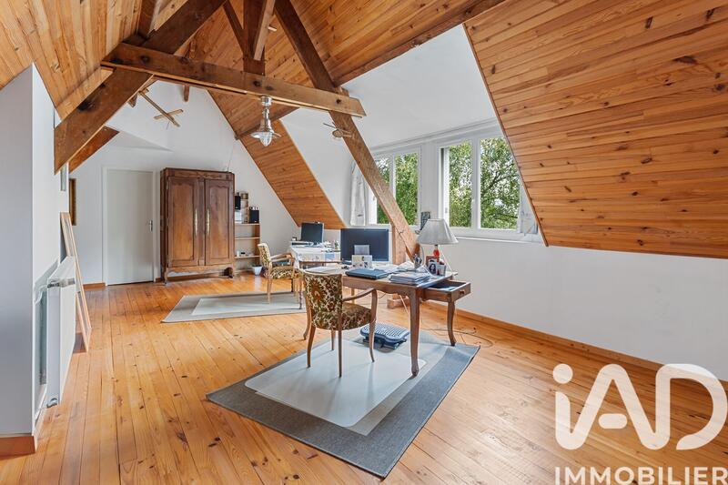 Maison - 204 m² - 8 pièces