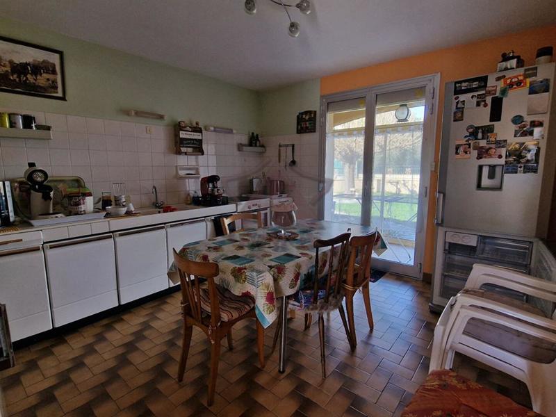 Maison - 222 m² - 9 pièces