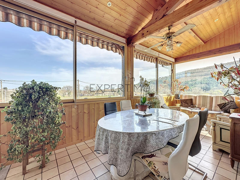 Propriété - 220 m² - 9 pièces