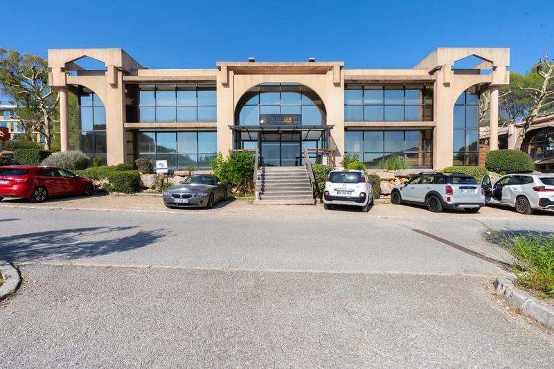 Bureau - 1 331 m² - 17 pièces