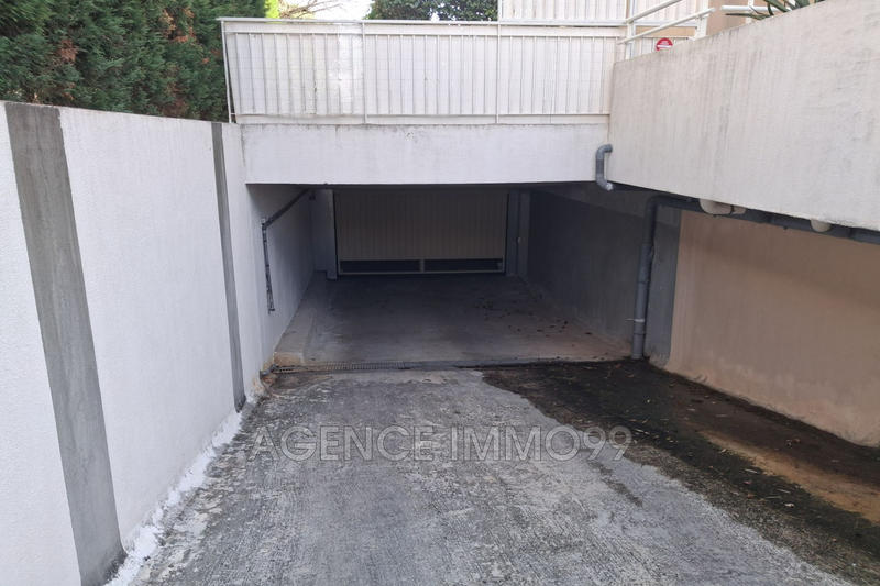 Parking / Garage - 13 m²