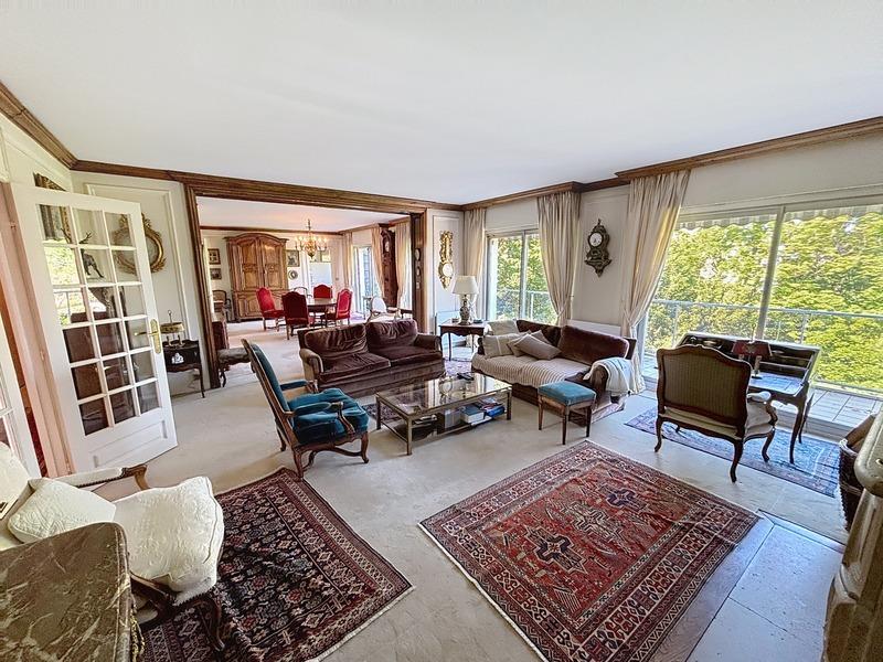 Appartement - 200 m² - 6 pièces