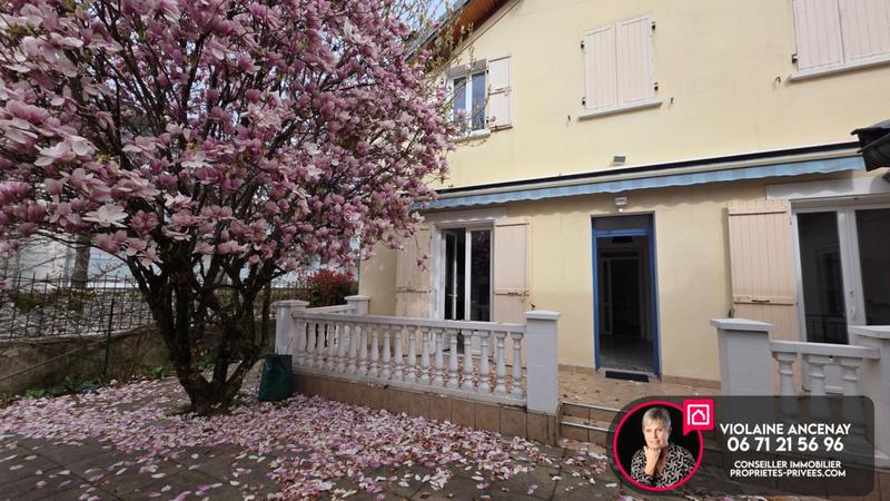 Maison - 159 m² - 8 pièces