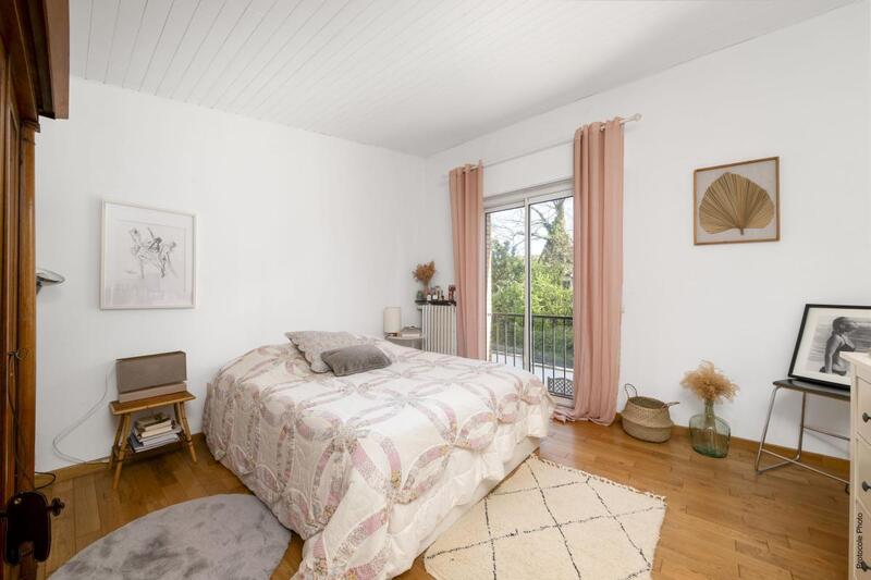 Maison - 230 m² - 8 pièces