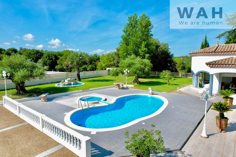 Maison - 180 m² - 4 pièces