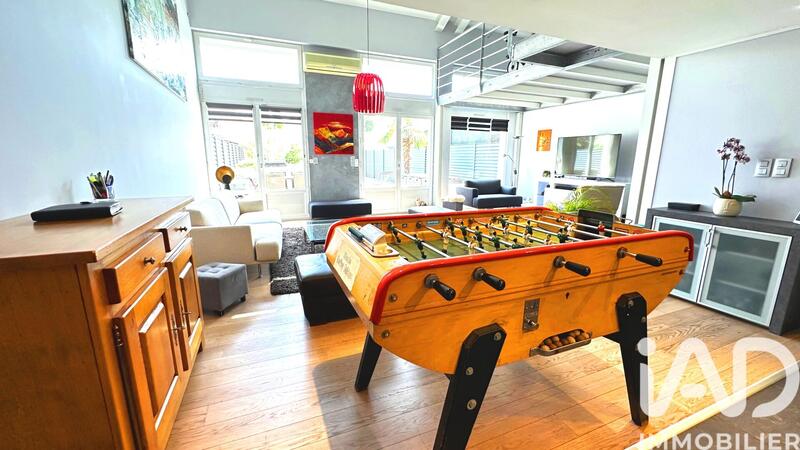 Maison - 184 m² - 11 pièces