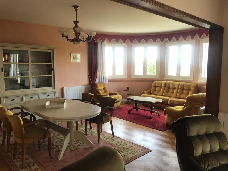 Villa - 280 m² - 9 pièces