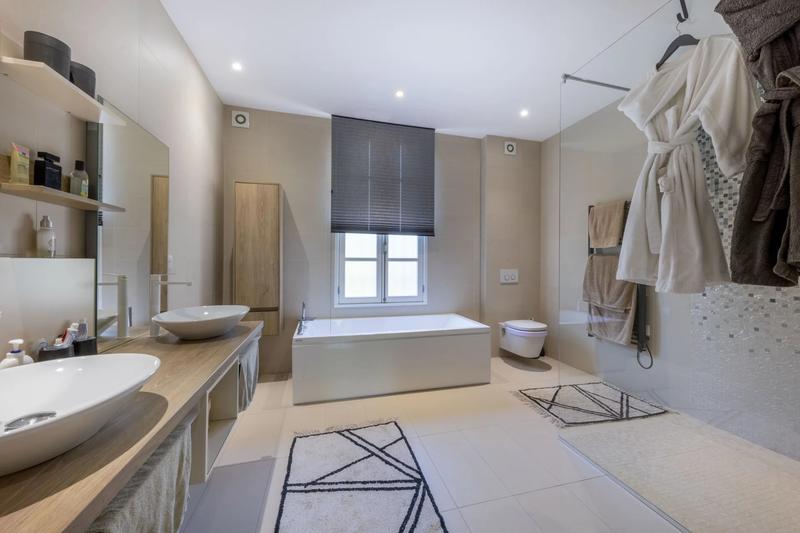 Villa - 200 m² - 7 pièces