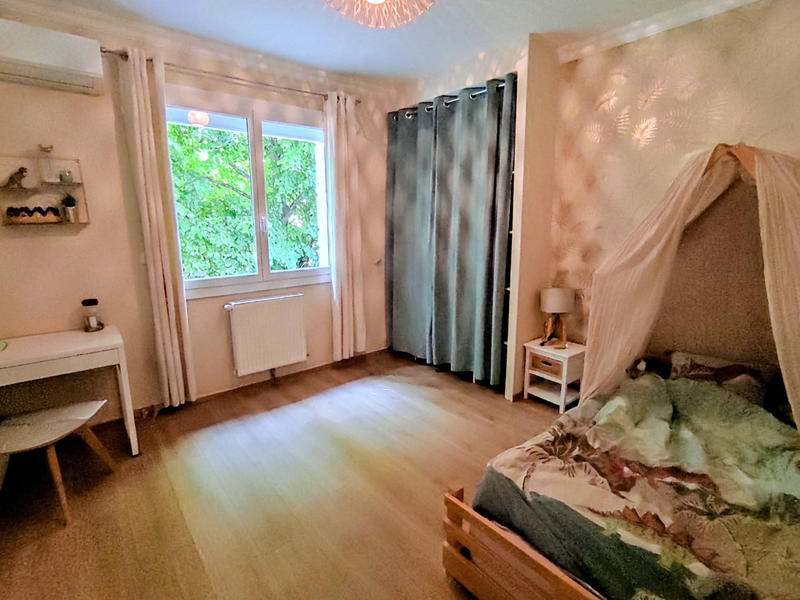 Maison - 270 m² - 11 pièces