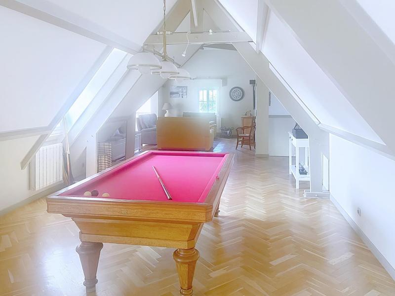 Maison - 370 m² - 8 pièces