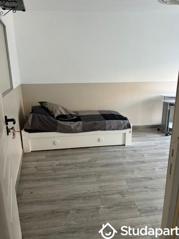 Chambre - 9 m² - 1 pièce