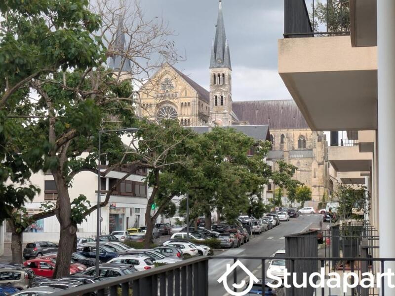 Chambre - 13 m² - 1 pièce