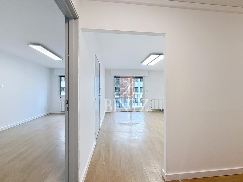 Local d'activités - 89 m² - 4 pièces