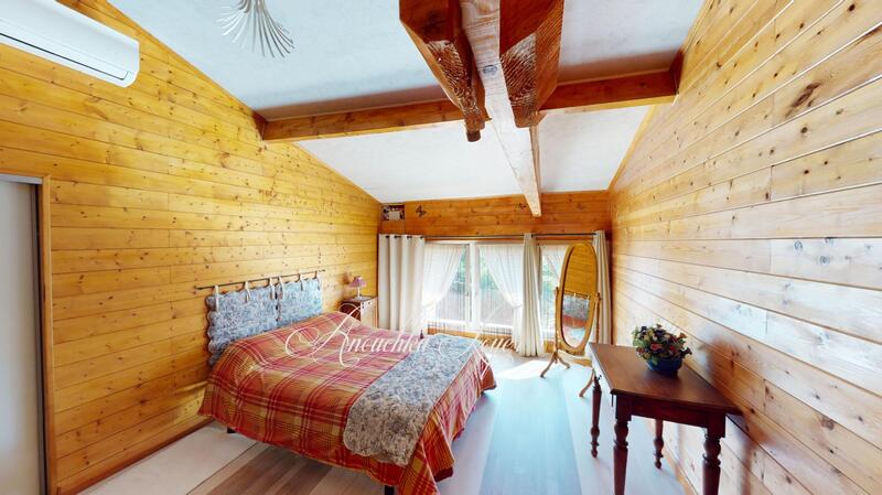 Maison - 435 m² - 10 pièces