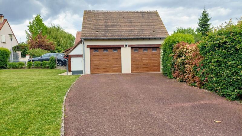 Maison traditionnelle - 137 m² - 6 pièces