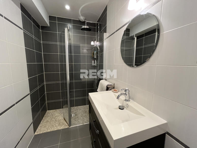 Maison - 166 m² - 6 pièces